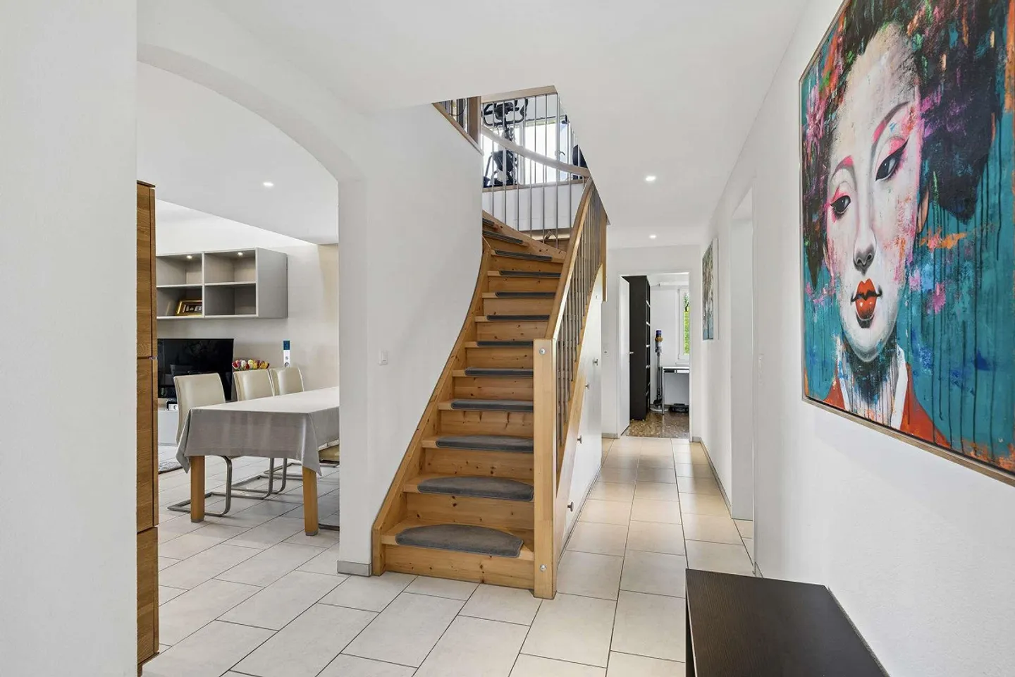 Appartamento attico di 5,5 stanze con impressionante altezza del soffitto e P... - Foto 2 di 16