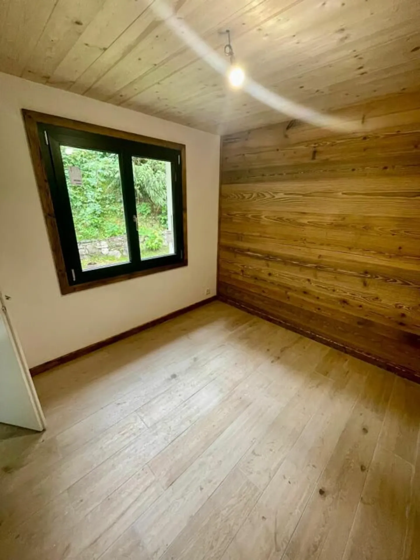 Small 2-room semi-detached house in Montreux - Photo 9 of 13