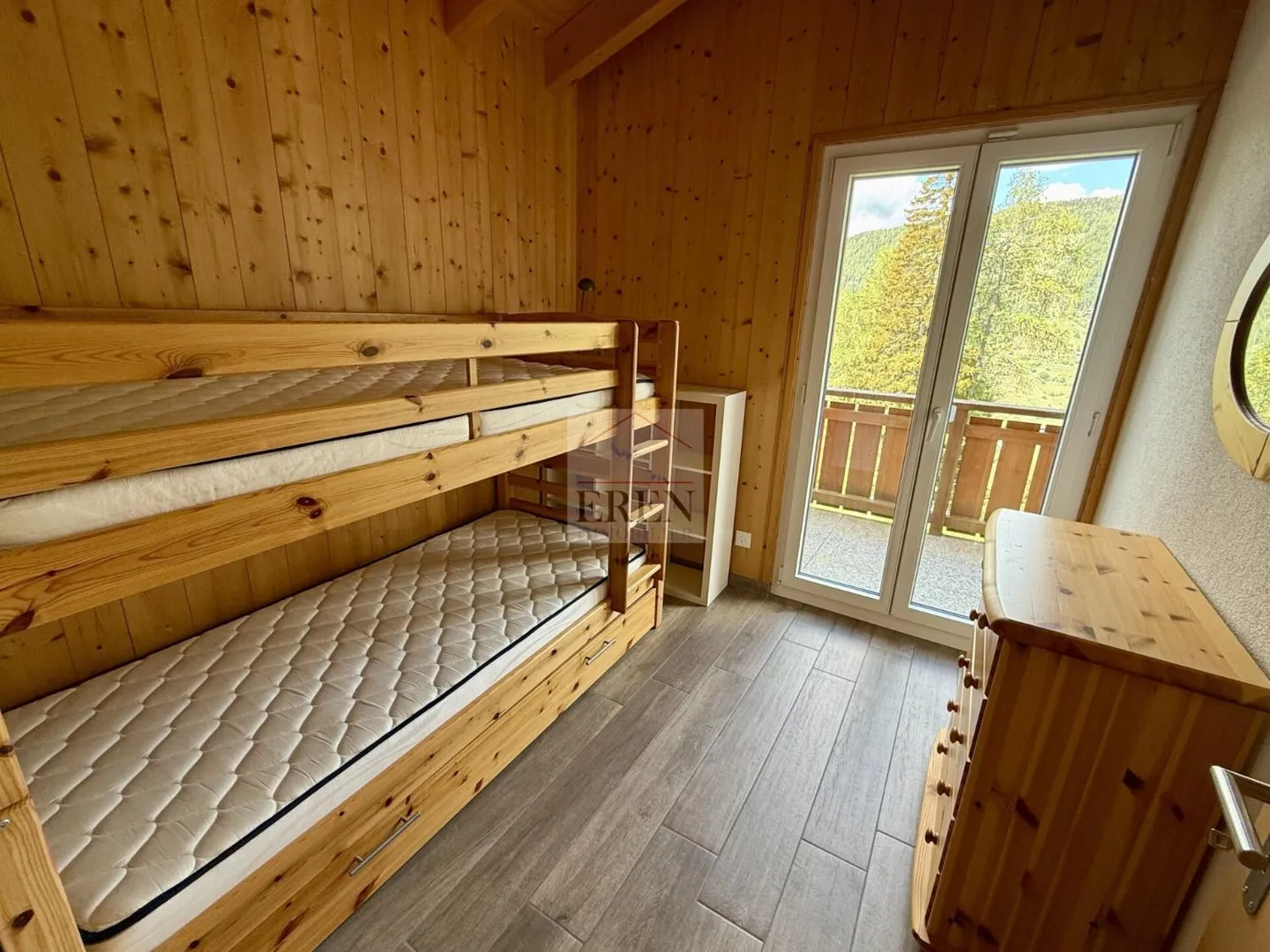 Chalet 4.5 rooms - Photo 7 of 13