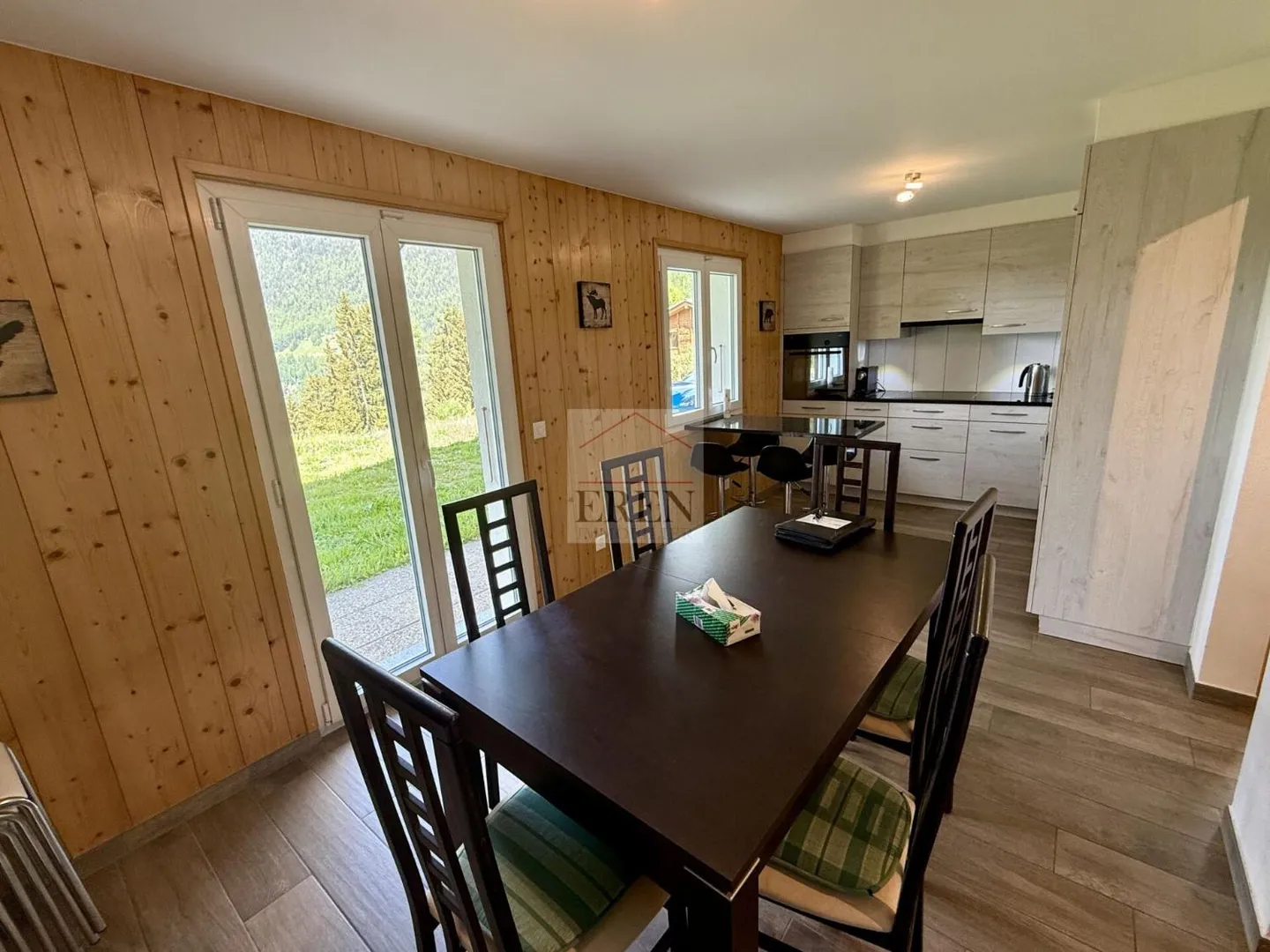 Chalet 4.5 rooms - Photo 4 of 13