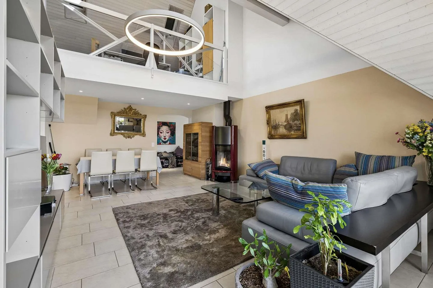 Appartamento attico di 5,5 stanze con impressionante altezza del soffitto e P... - Foto 7 di 16