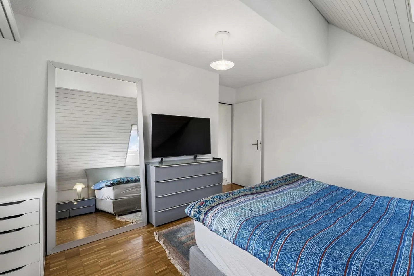 Appartamento attico di 5,5 stanze con impressionante altezza del soffitto e P... - Foto 10 di 16