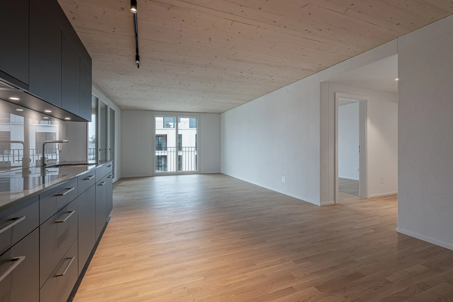 Apartment in idyllic location at Pfannenstiel and Greifensee - Photo 3 of 10
