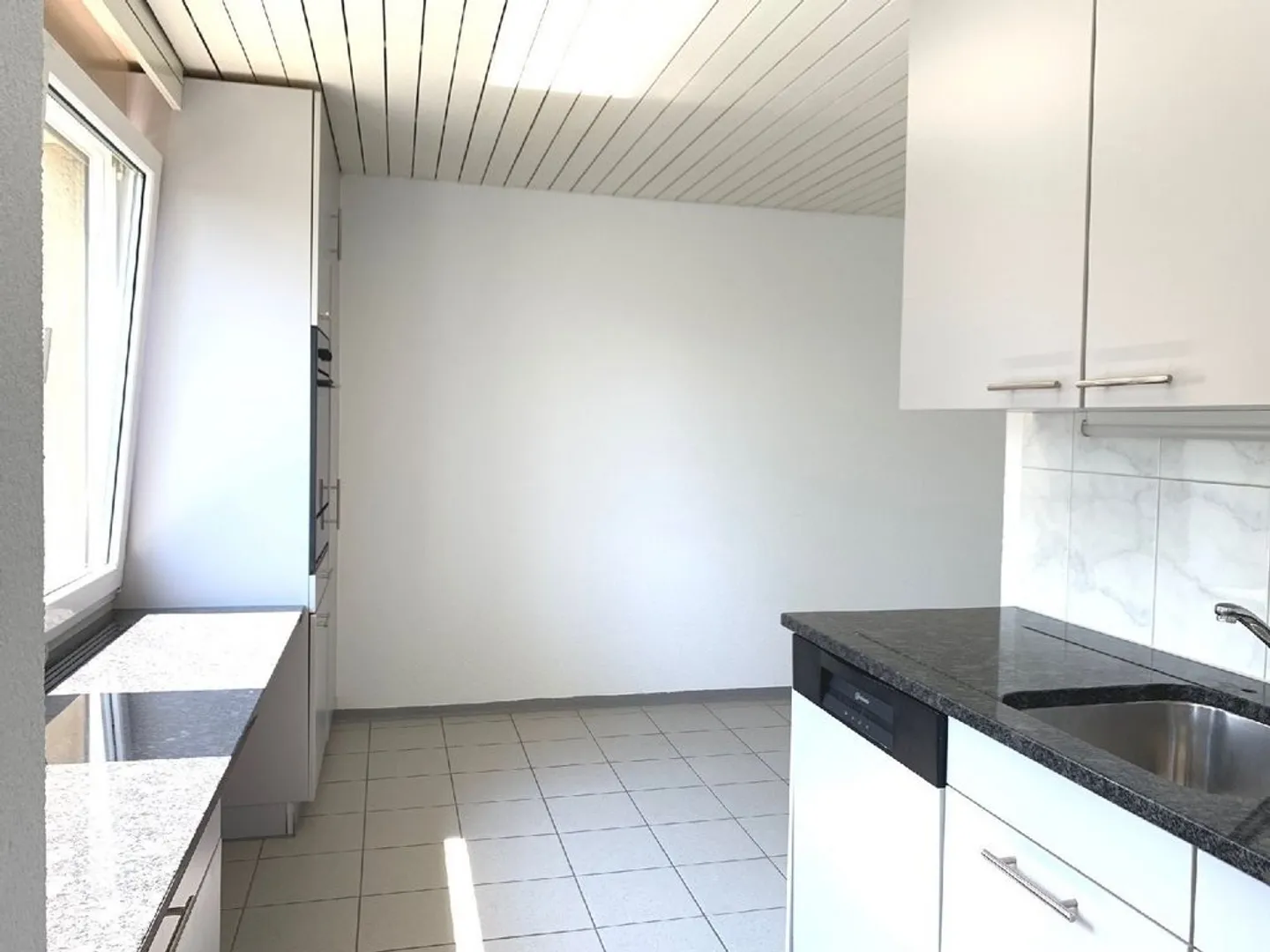 6-room apartment - Photo 3 of 11