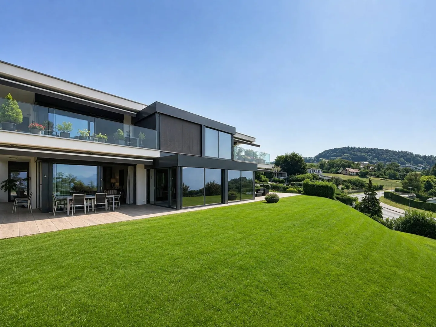 Appartement de standing de plus de 360 m2 avec vue sur le lac - Photo 8 of 13