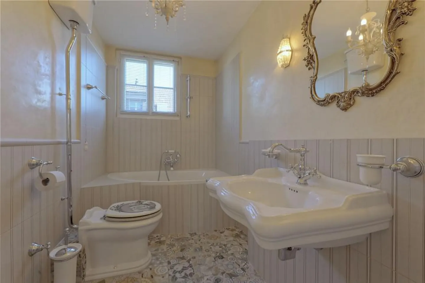 Charming 3½-room condominium with attic room and garden - Photo 12 of 13