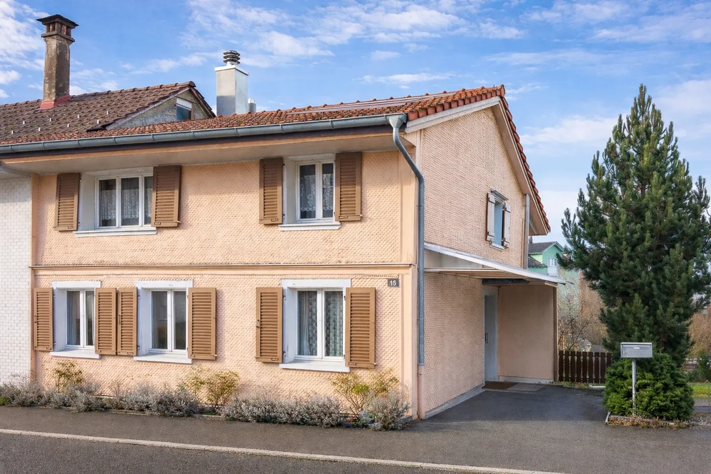 Casa a schiera angolare 5.5 locali "Piccola ma bella" - Foto 1 di 7