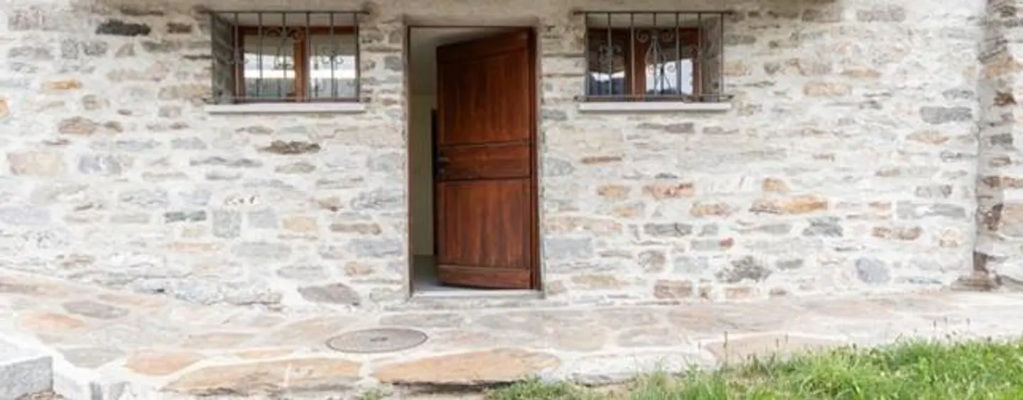 AVAILABLE IMMEDIATELY AND READY TO BE LIVED IN - Photo 3 of 21