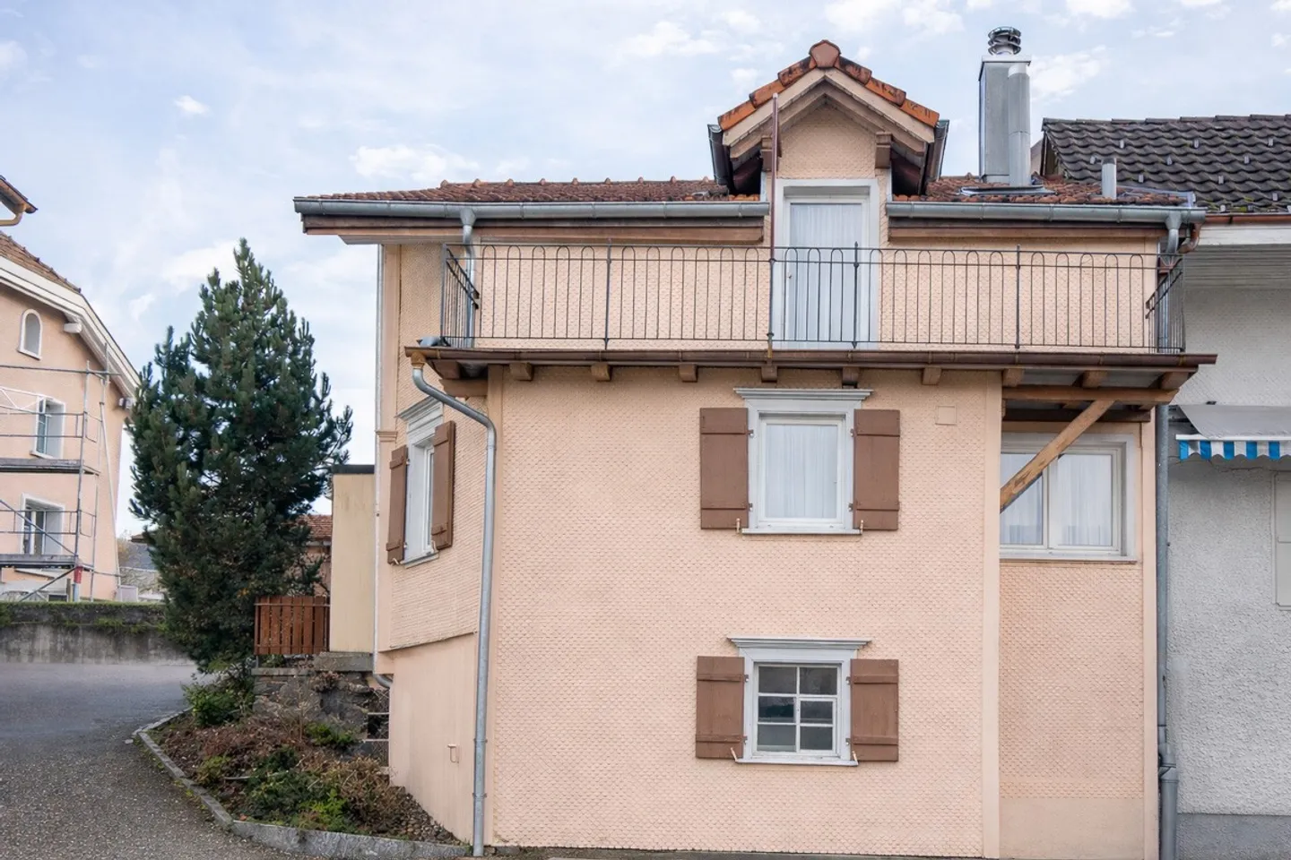 Casa a schiera angolare 5.5 locali "Piccola ma bella" - Foto 2 di 7