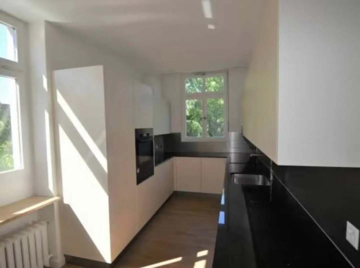 Family Apartment on the Outskirts - Photo 3 of 10