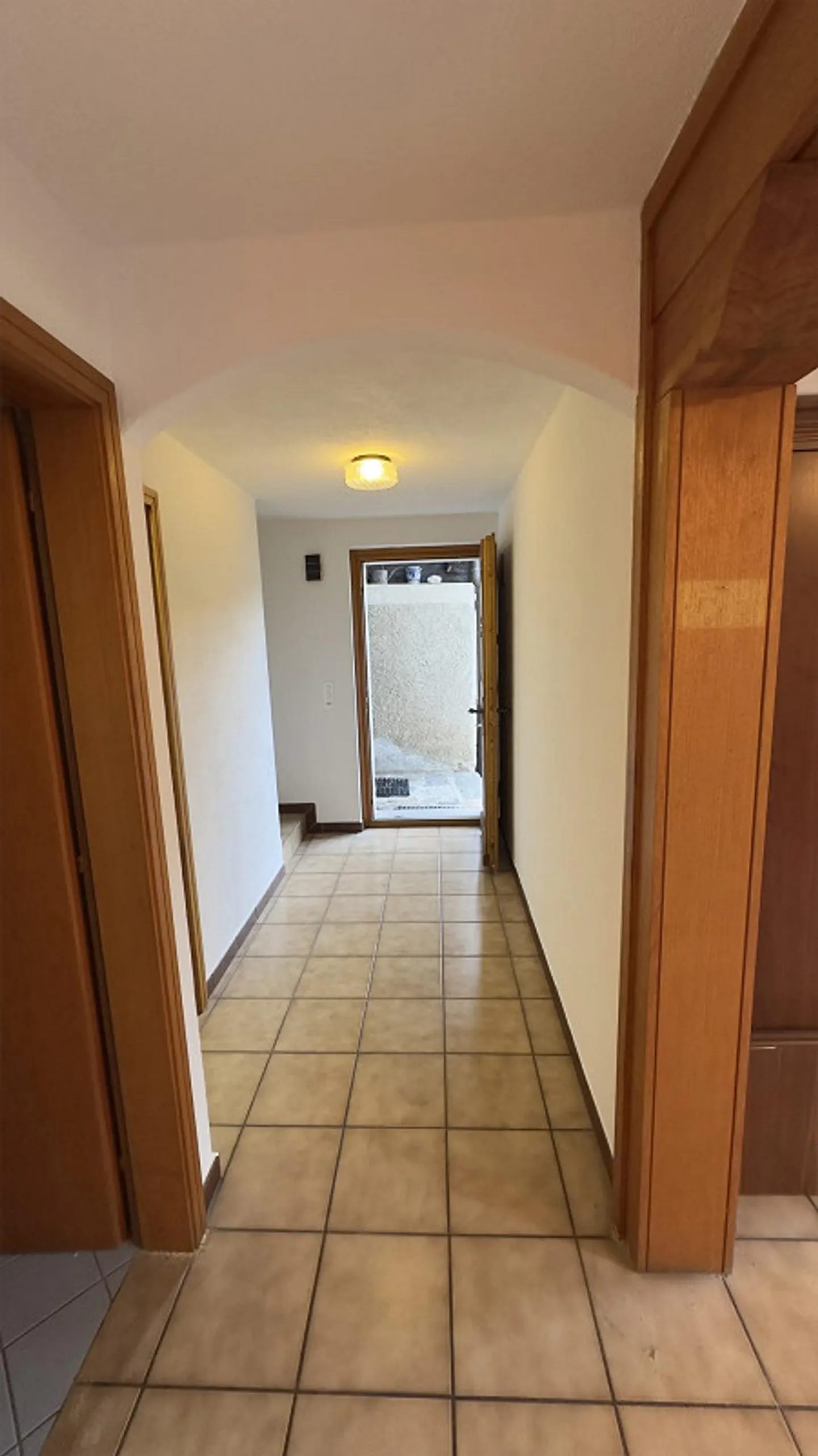 AVAILABLE IMMEDIATELY AND READY TO BE LIVED IN - Photo 7 of 21
