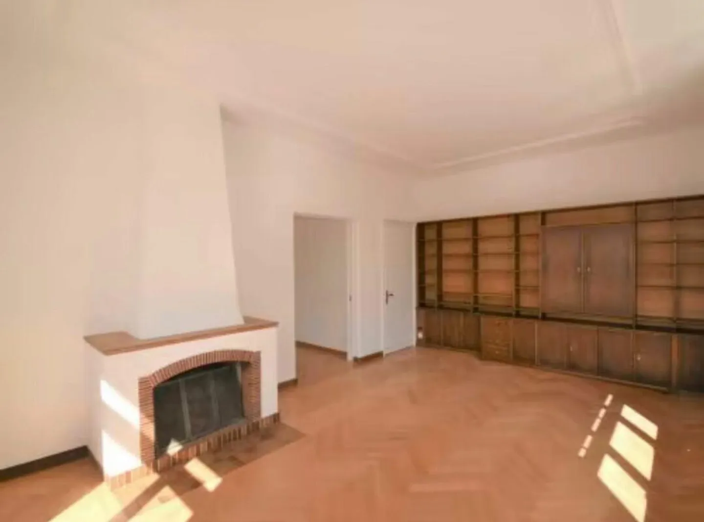 Family Apartment on the Outskirts - Photo 6 of 10