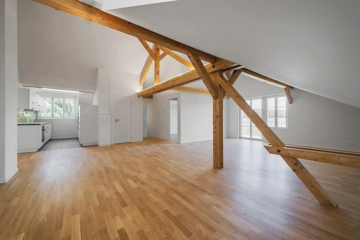 Appartamento attico moderno e luminoso di 4,5 stanze - Foto 1 di 11
