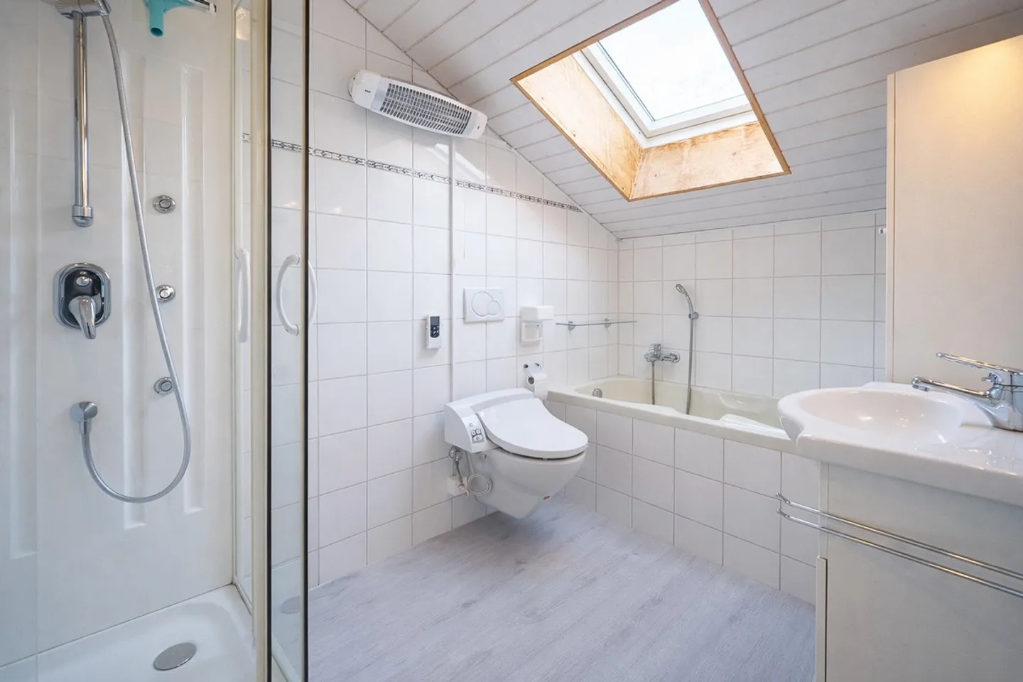 Casa a schiera angolare 5.5 locali "Piccola ma bella" - Foto 5 di 7