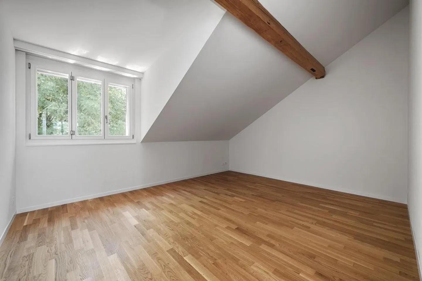 Appartamento attico moderno e luminoso di 4,5 stanze - Foto 10 di 11