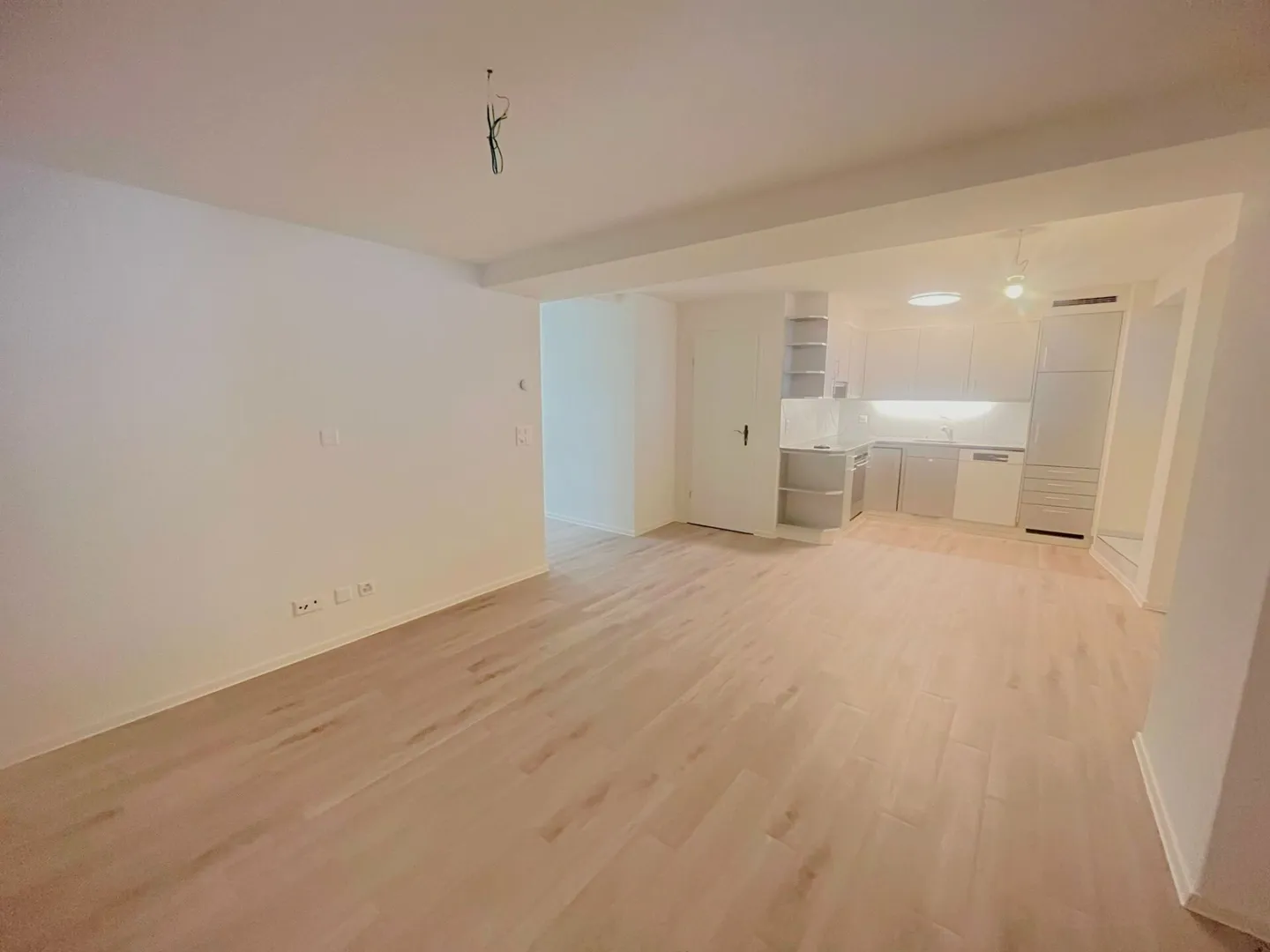 Recentemente ristrutturato e pronto per essere abitato! - Foto 2 di 9