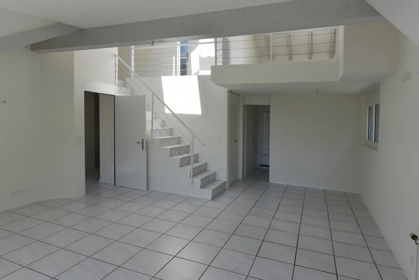 Belle appartement en duplex de 6,5 pièces - Photo 3 sur 11