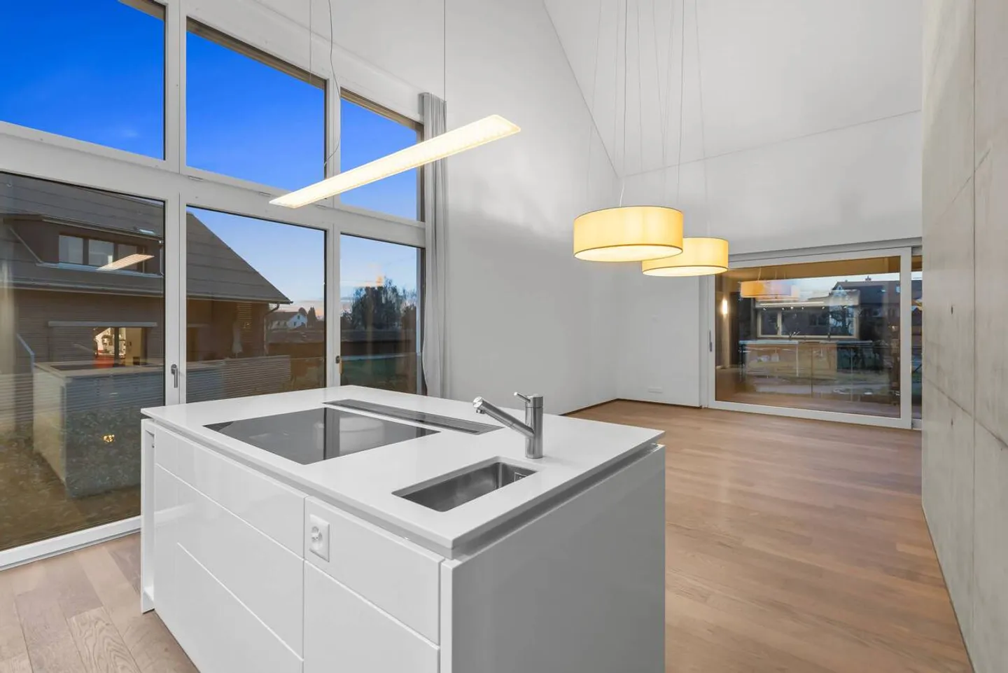 Luxuriöse 5.5-Zi.-Wohnung mit Galerie &amp; Nähe Pfäffikersee - Foto 10 von 17