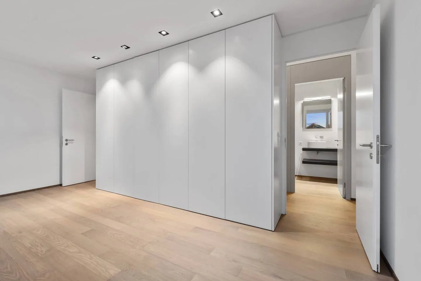 Luxuriöse 5.5-Zi.-Wohnung mit Galerie &amp; Nähe Pfäffikersee - Foto 14 von 17