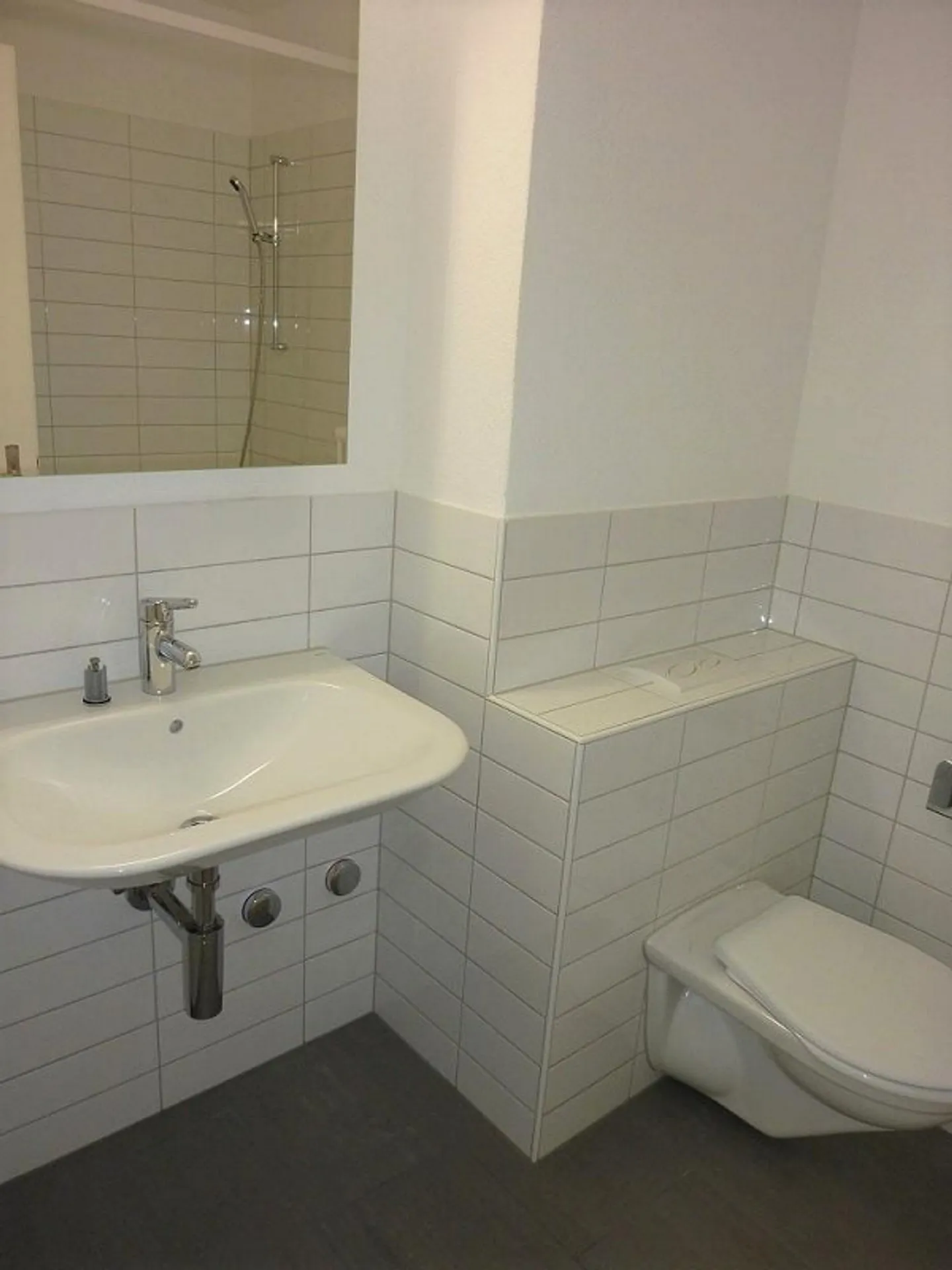 2-room apartment directly at the train station - Photo 4 of 7