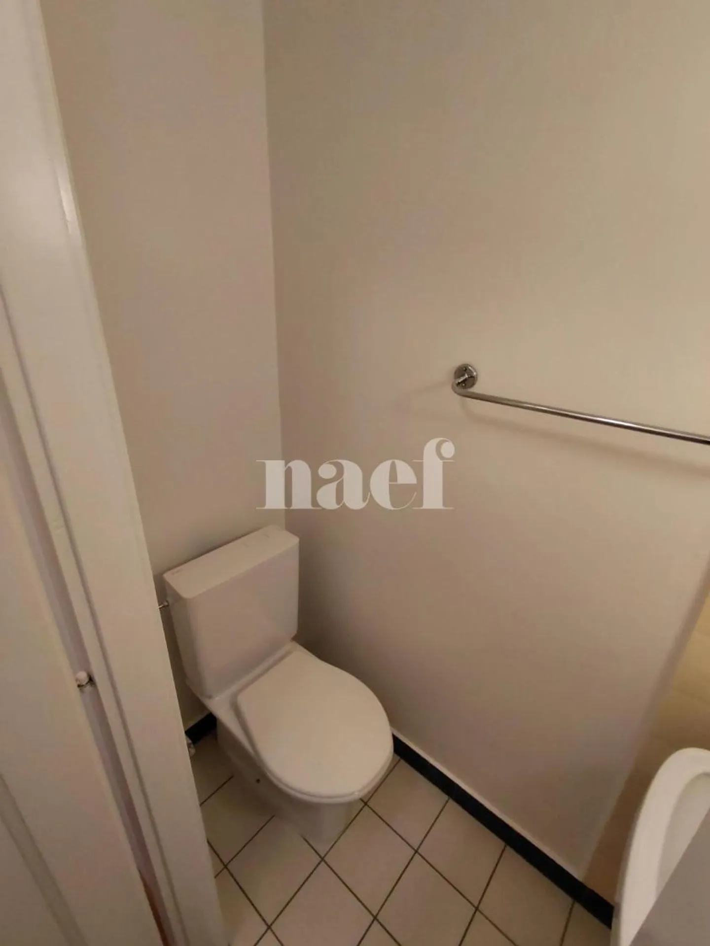 Espace Commercial dans Quartier Calme - Photo 5 sur 6