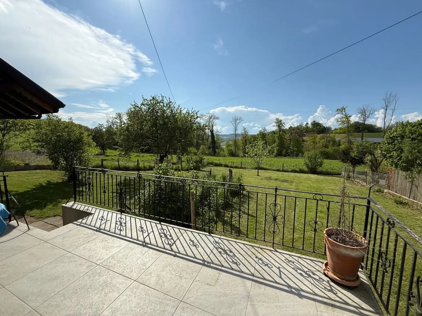 A 40 minuti da Losanna! In vendita fattoria con due appartamenti - Foto 3 di 13
