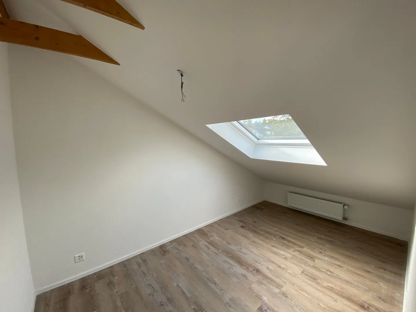 Newly created penthouse apartment with roof balcony window - Photo 4 of 7