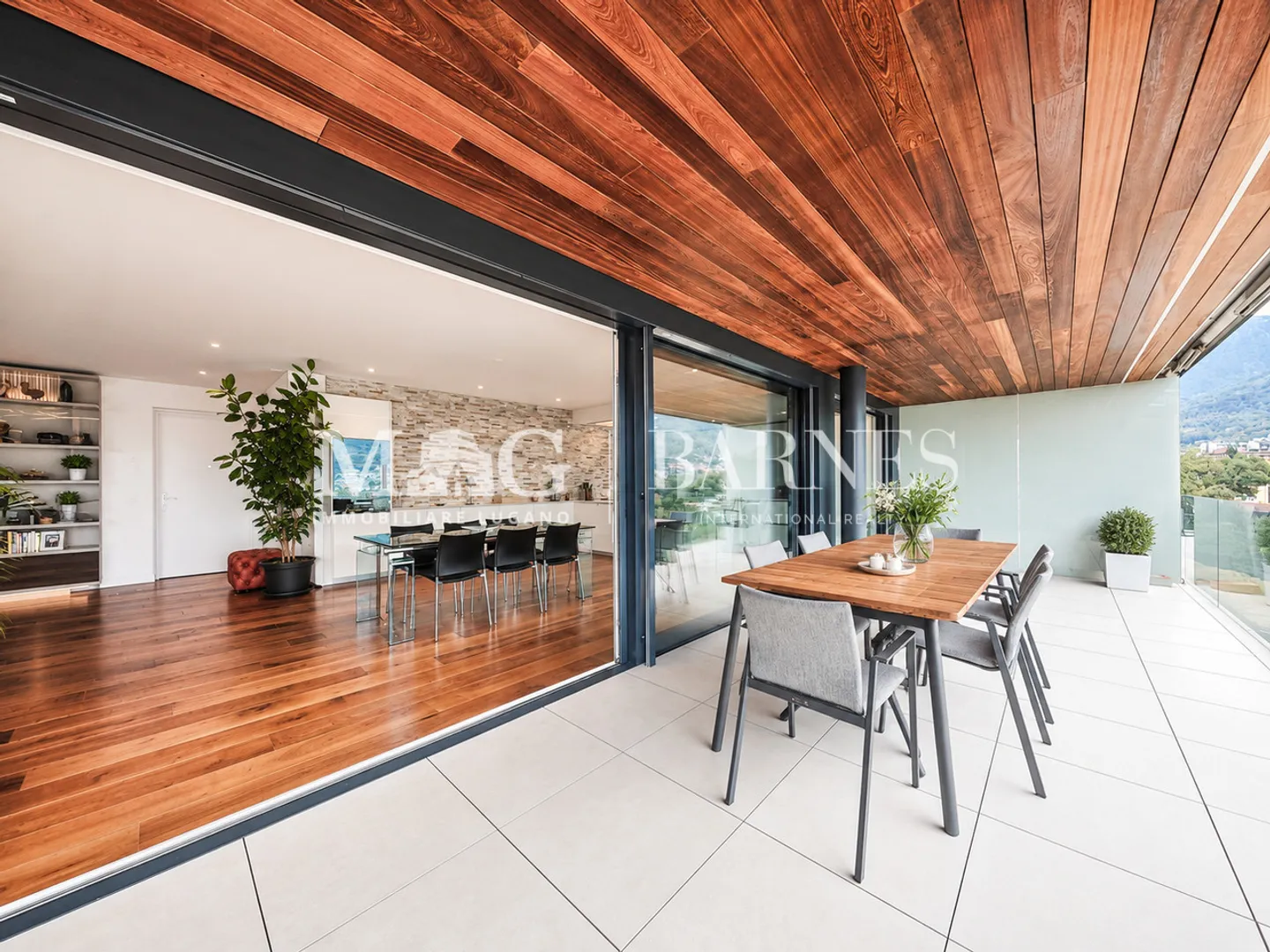 Lugano, Canobbio : Penthouse moderne avec vue sur le lac et grande terrasse - Photo 14 sur 17