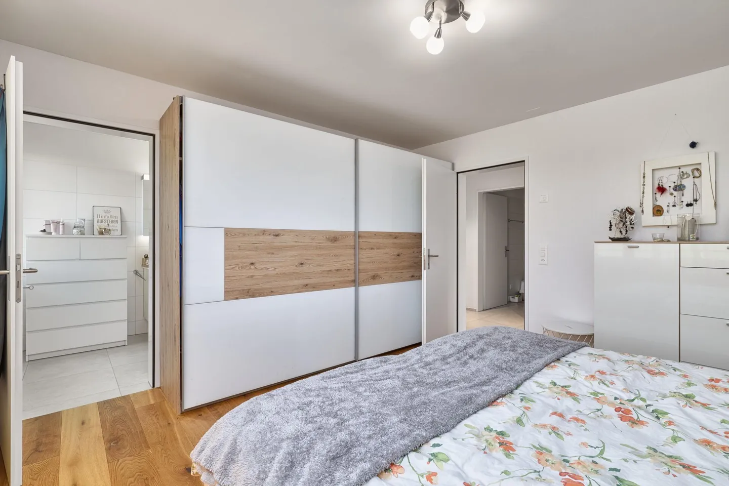 Spacious 3.5-room apartment with a view of greenery - Photo 7 of 15