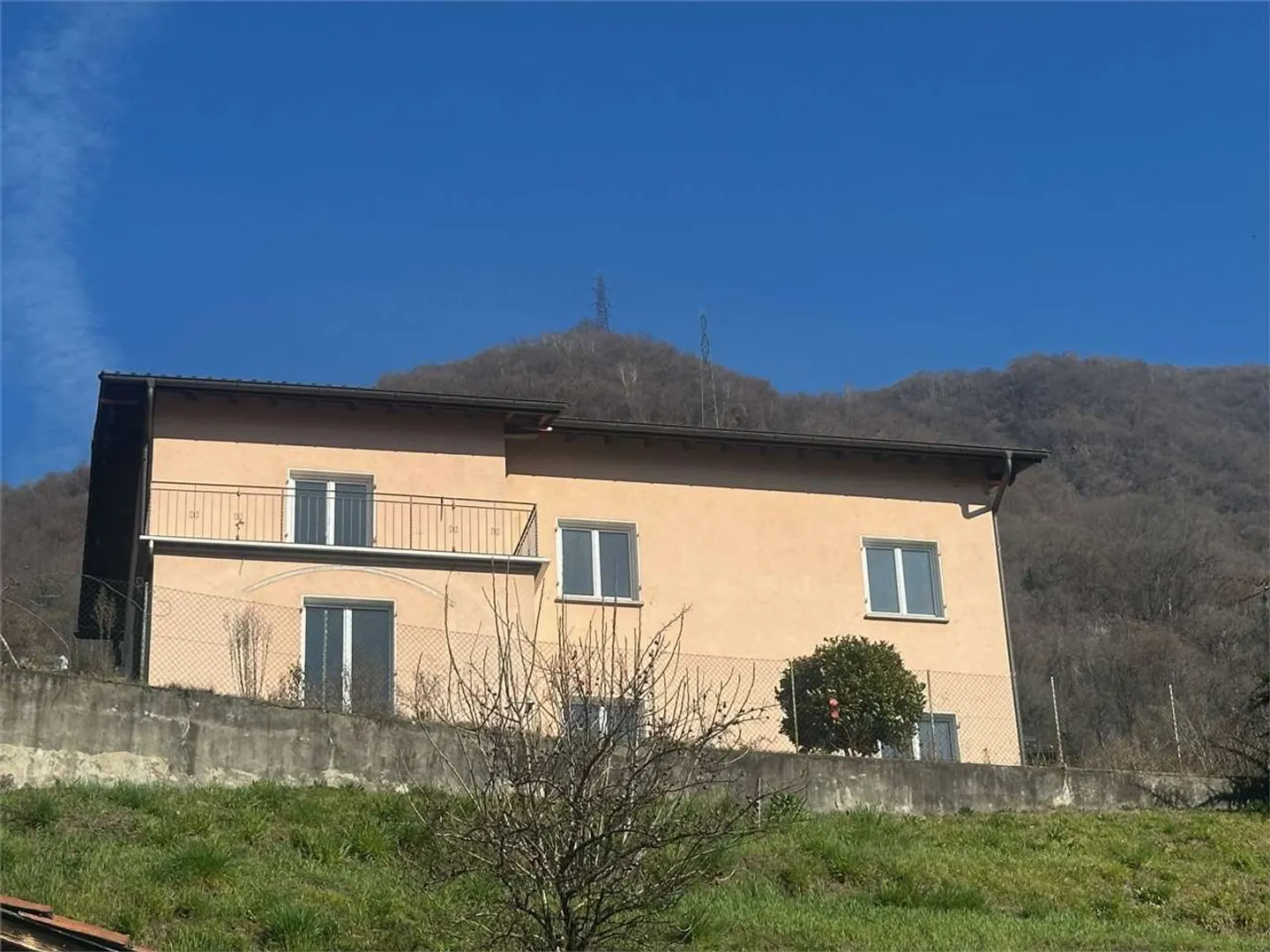 Gordola - Casa unifamiliare - Foto 1 di 6