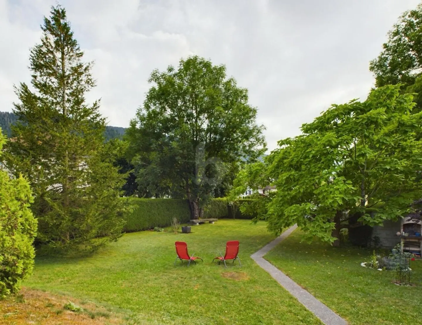 „GERÄUMIGE VILLA MIT KAMIN UND GROSSEN GARTEN!“ - Foto 5 von 6