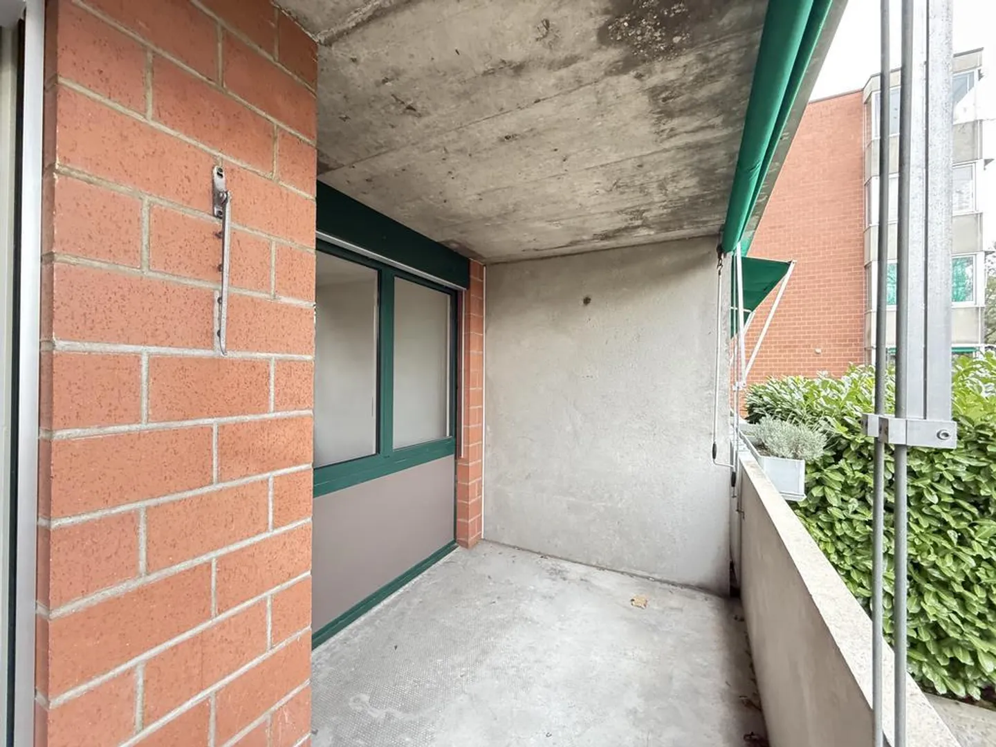 Geräumige und helle Wohnung mit Balkon - Nahe Dorfzentrum Aesch - Photo 4 of 9