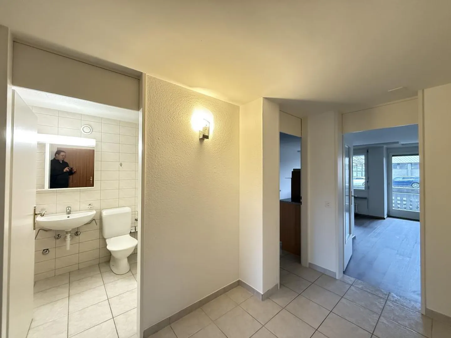 Geräumige und helle Wohnung mit Balkon - Nahe Dorfzentrum Aesch - Photo 6 of 9