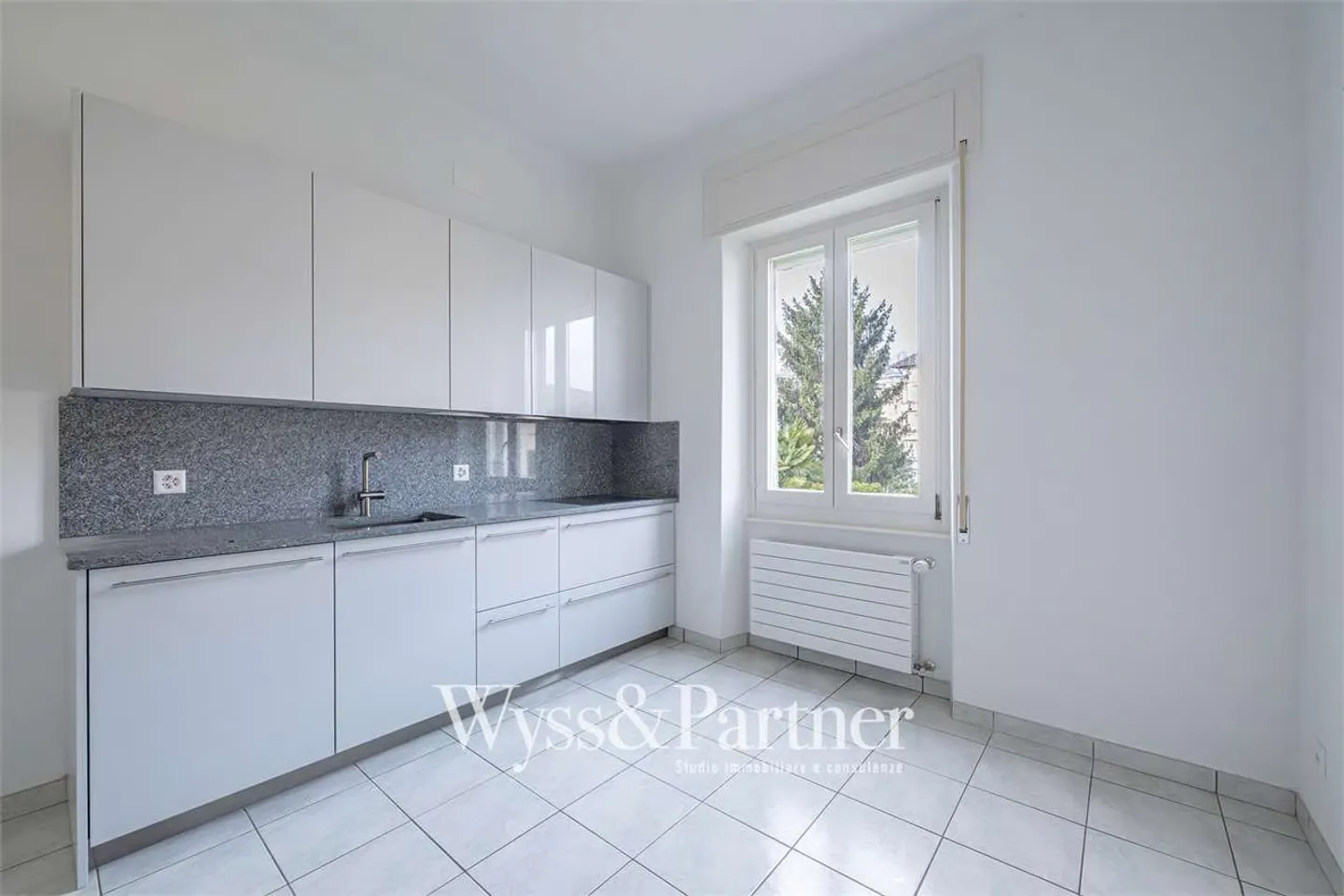 Geräumige 5,5-Zimmer-Wohnung in Massagno - Foto 3 von 12