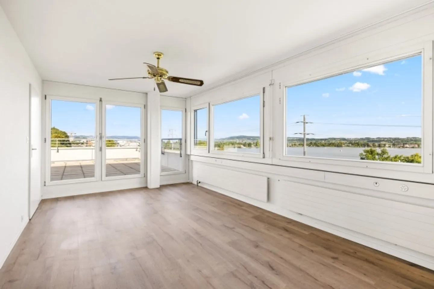 Fully Renovated Office Spaces with Stunning Lake View and Sun Terrace - Photo 6 of 13