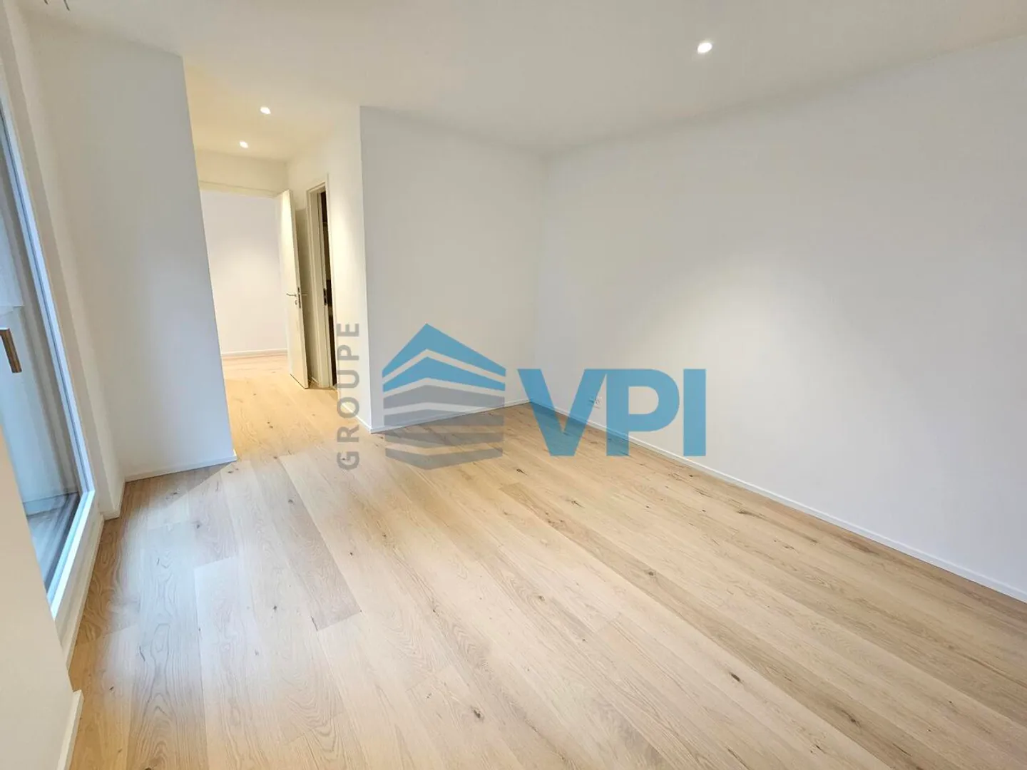 Apartment for rent - Photo 2 of 12