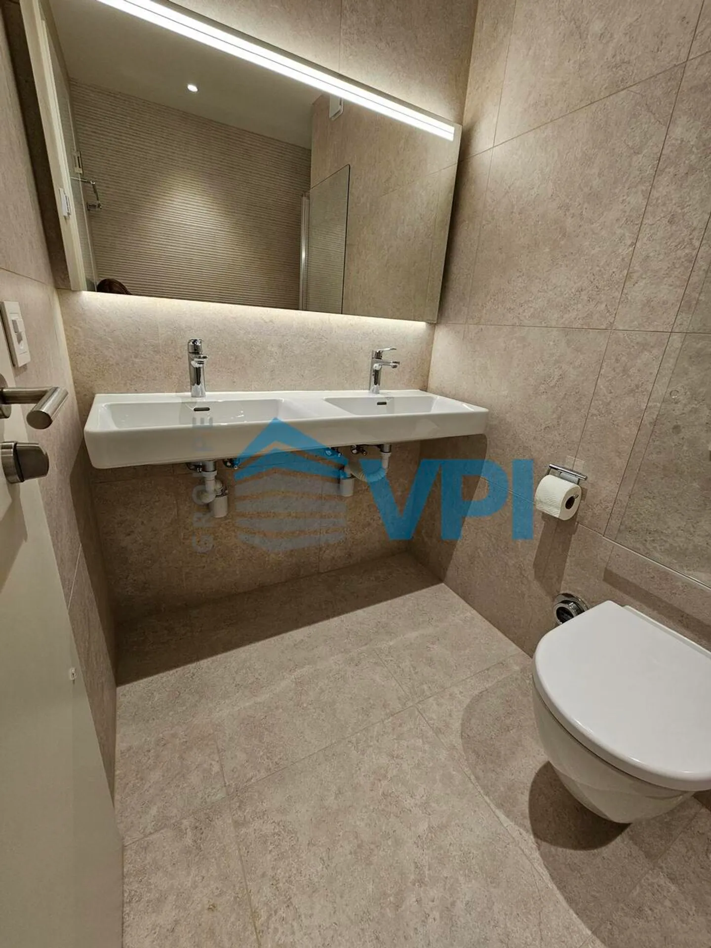 Apartment for rent - Photo 4 of 12