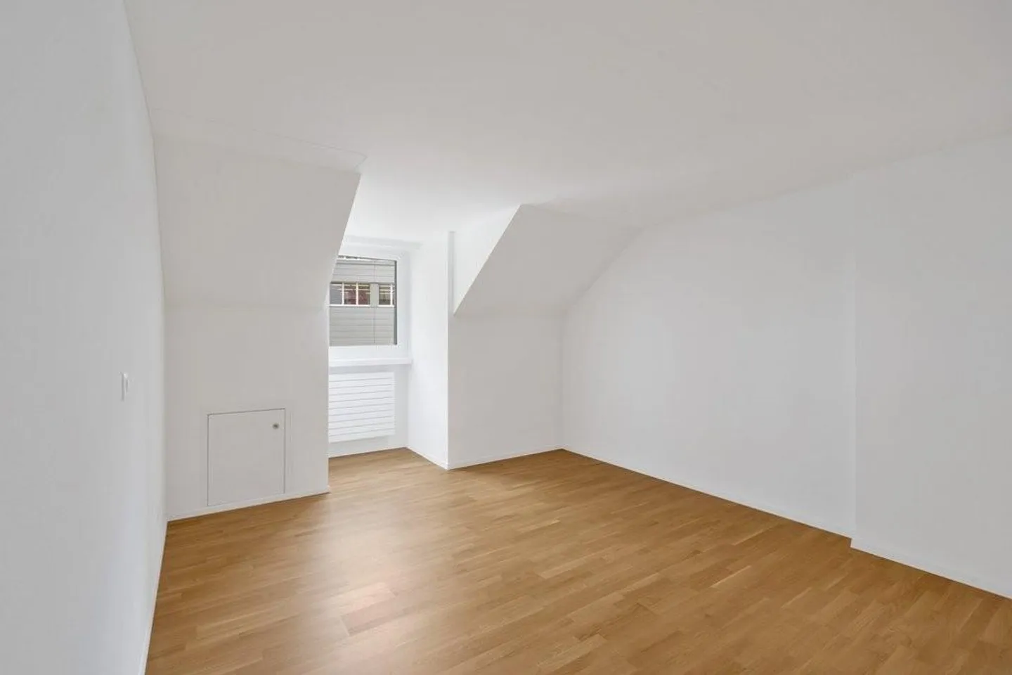 Cozy attic apartment awaits you! - Photo 6 of 12