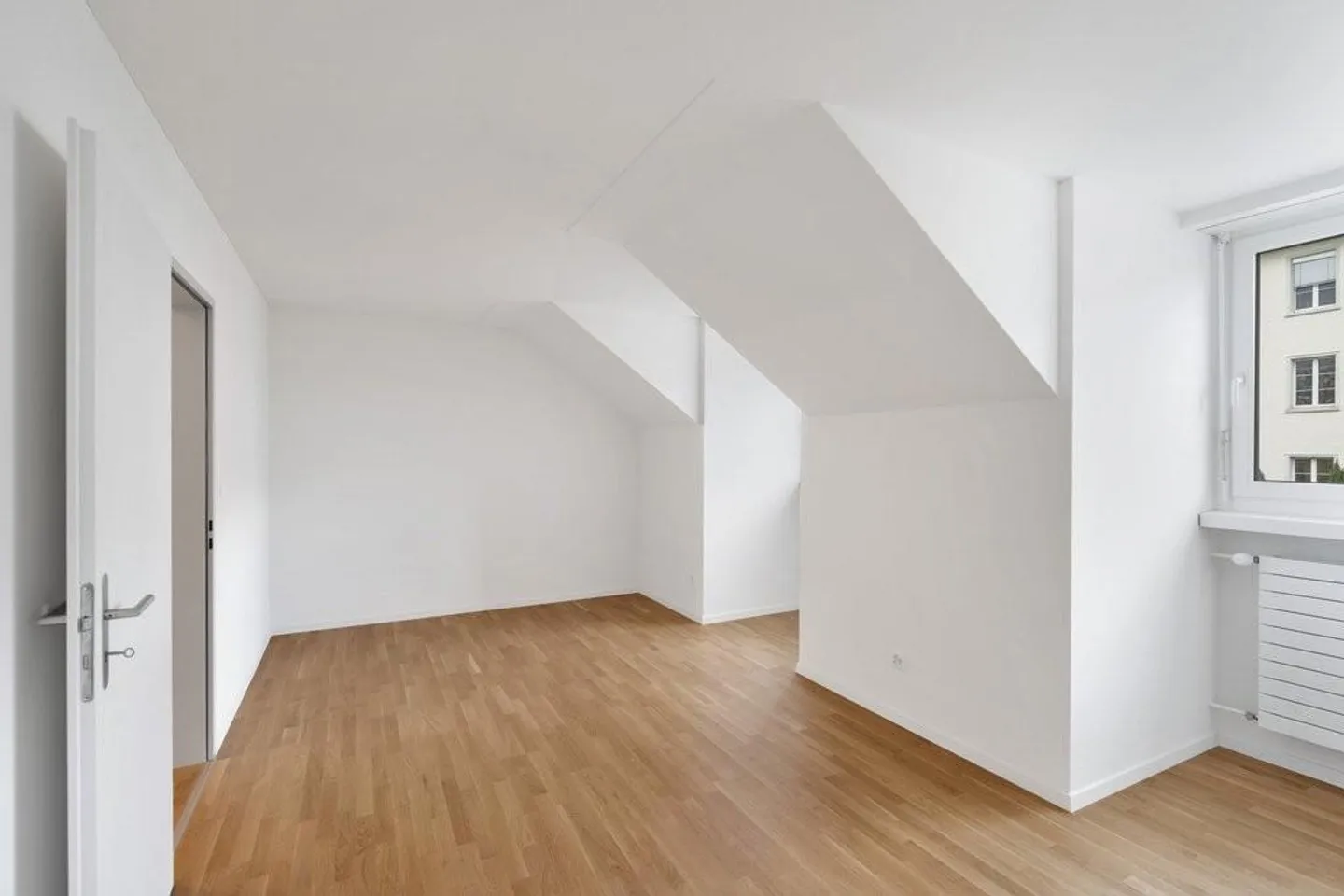 Cozy attic apartment awaits you! - Photo 8 of 12