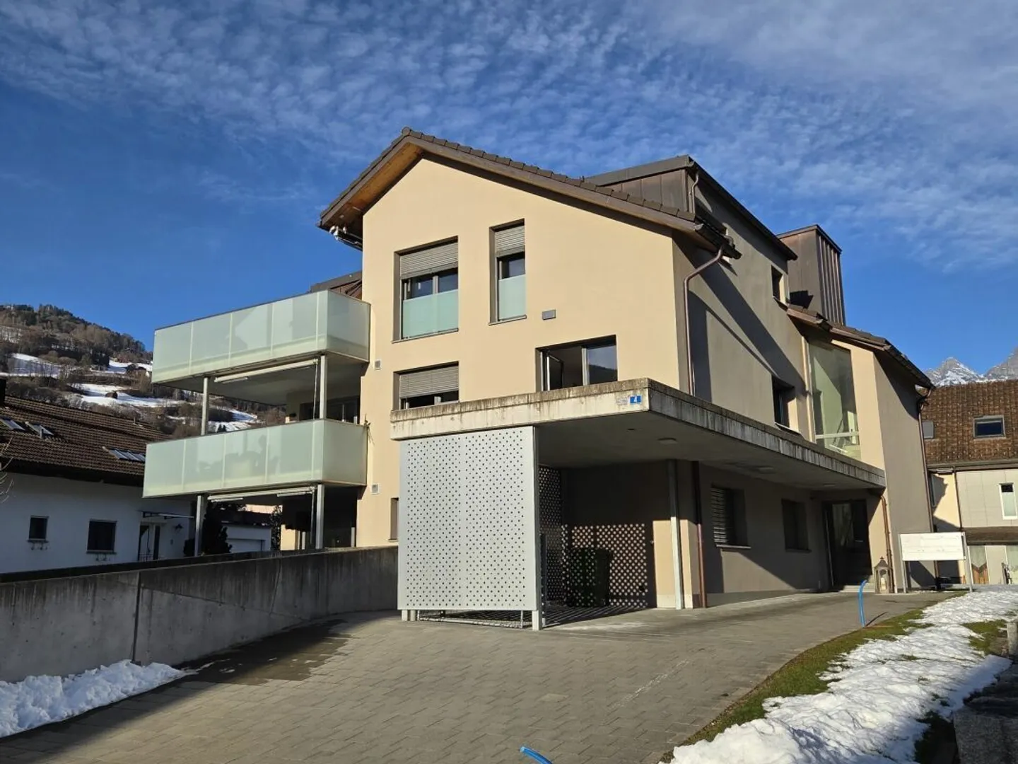 spacious, bright 3.5 room apartment in a quiet location - Photo 2 of 2