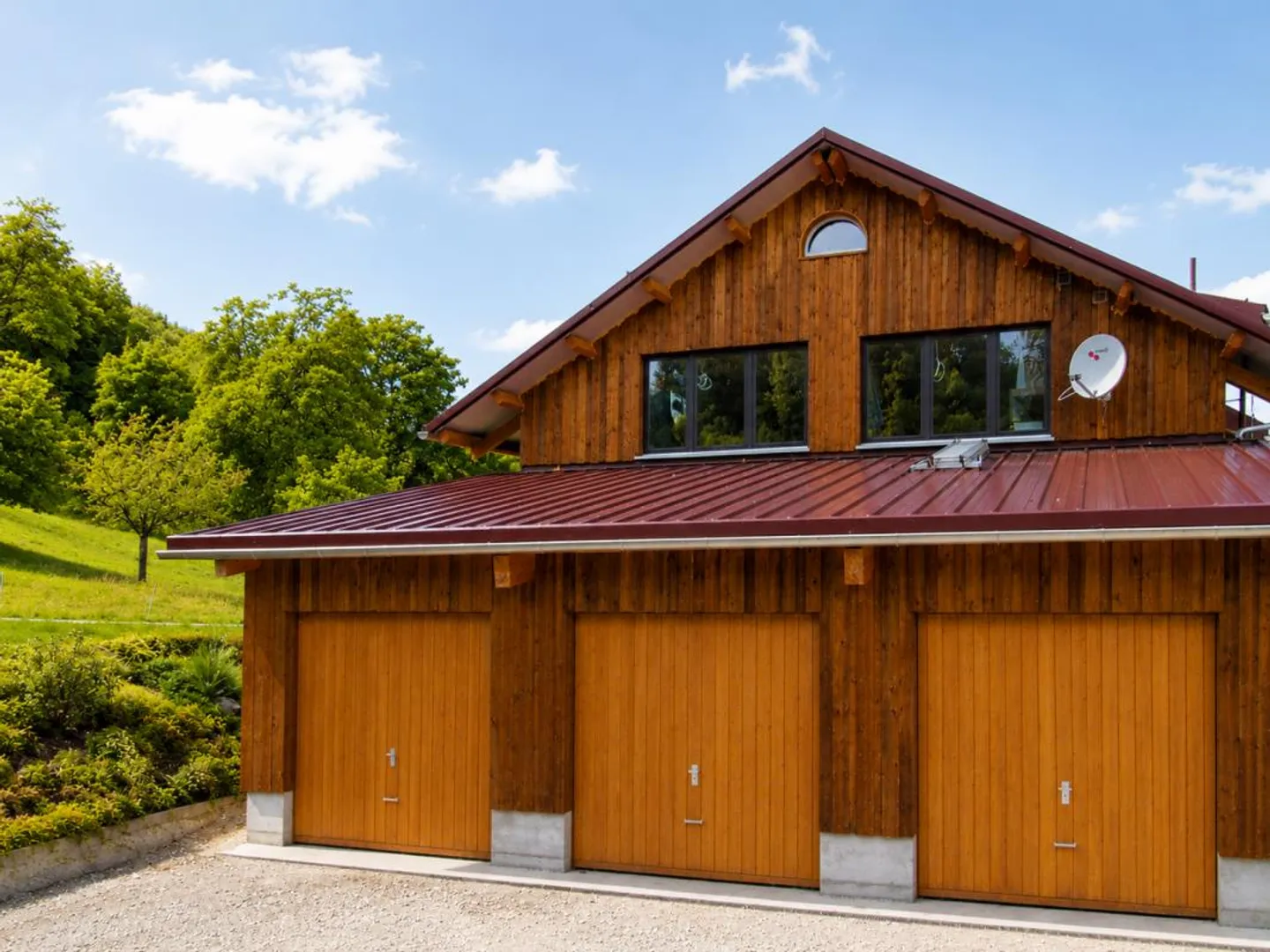Gemütliche Wohnung im rustikalen Holz-Stil mit viel Charme - Foto 1 di 8