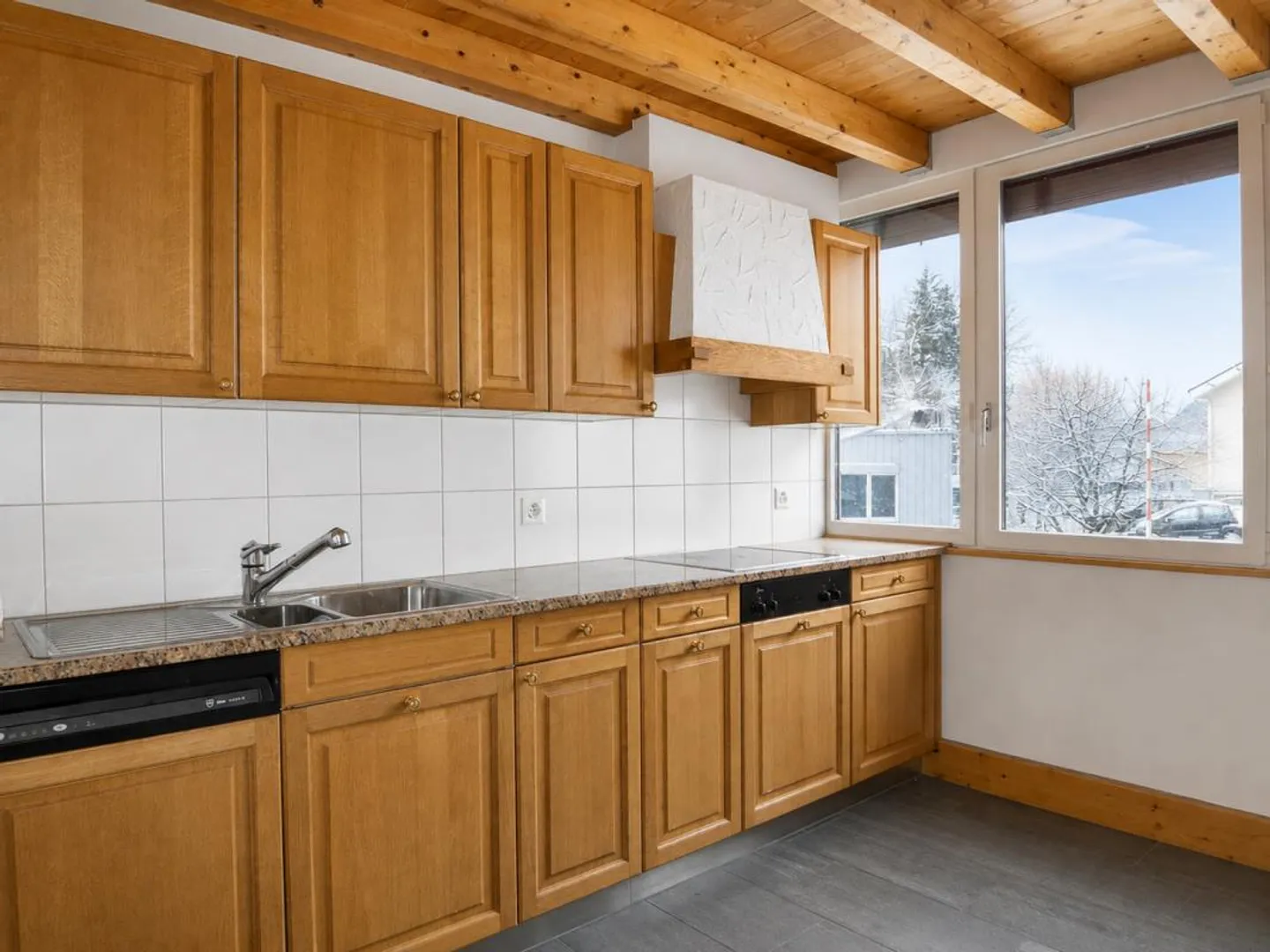 Gemütliche Wohnung im rustikalen Holz-Stil mit viel Charme - Foto 2 di 8