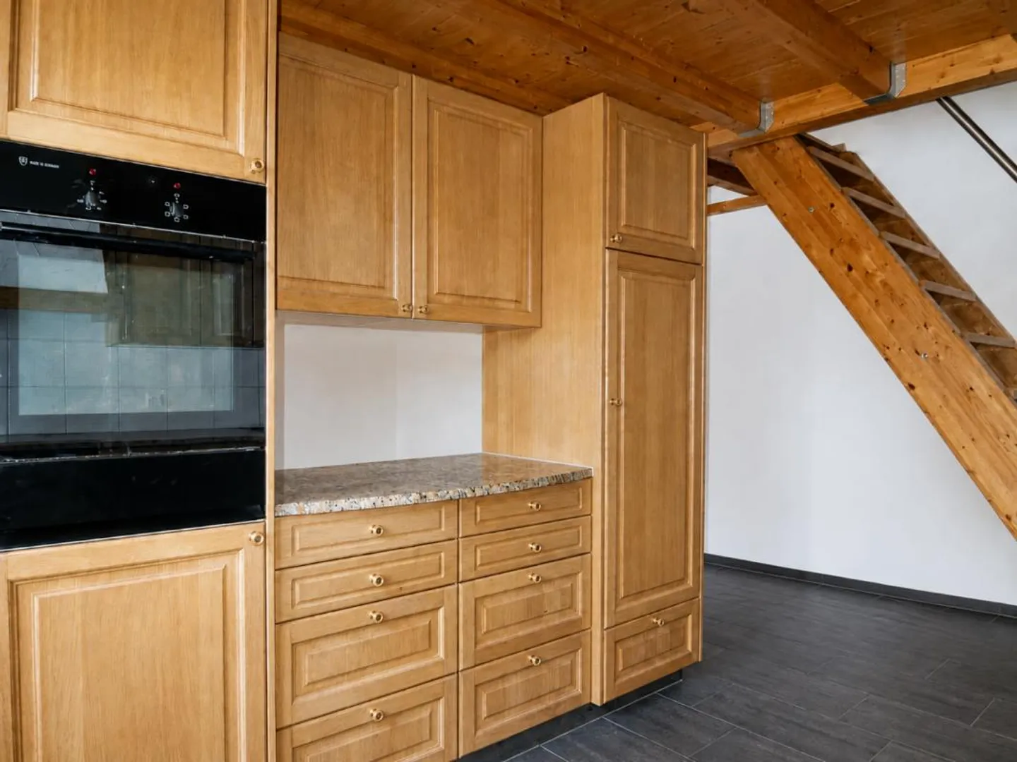 Gemütliche Wohnung im rustikalen Holz-Stil mit viel Charme - Foto 3 di 8