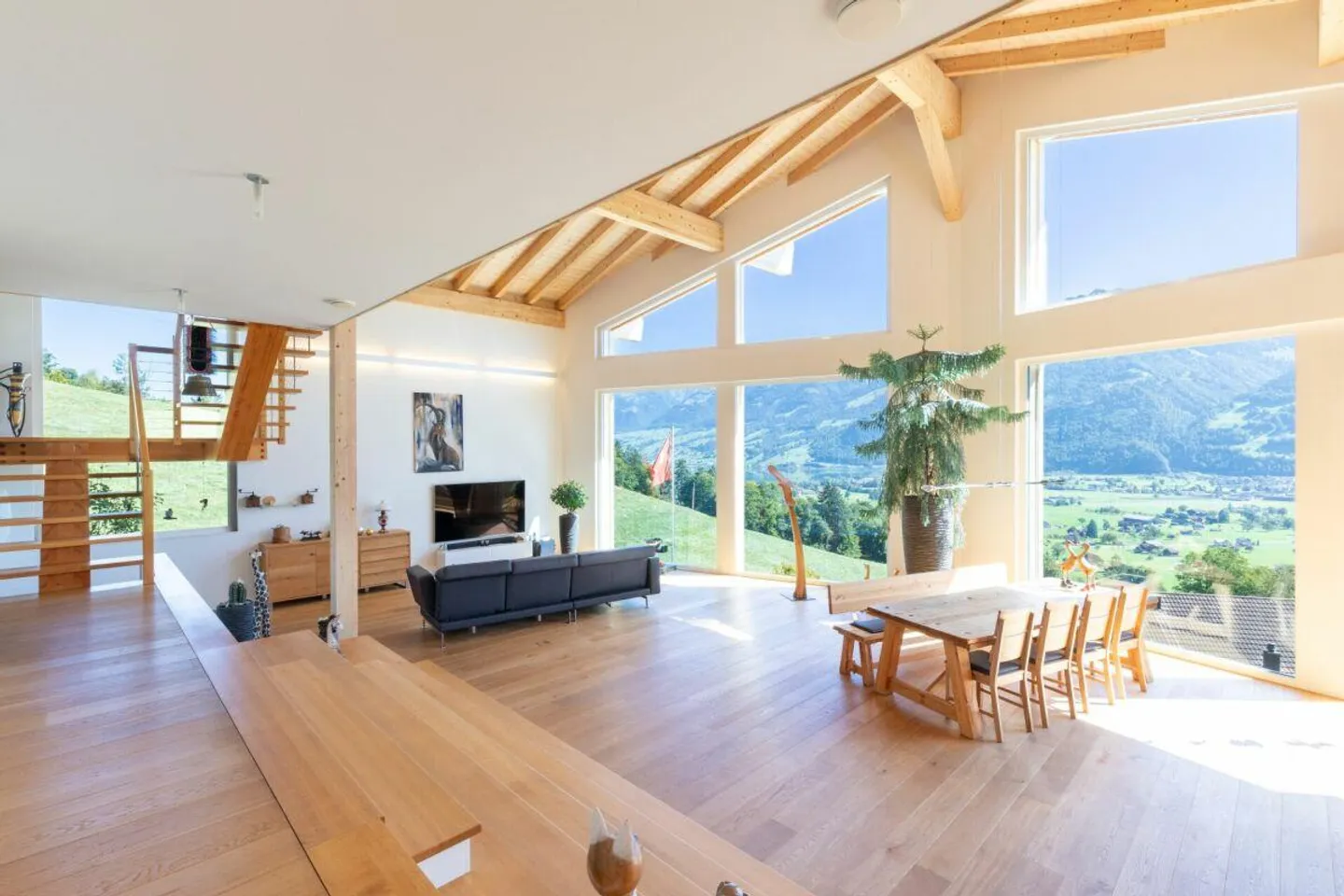 Einzigartiges Wohnhaus im Loft-Stil - Foto 2 von 12