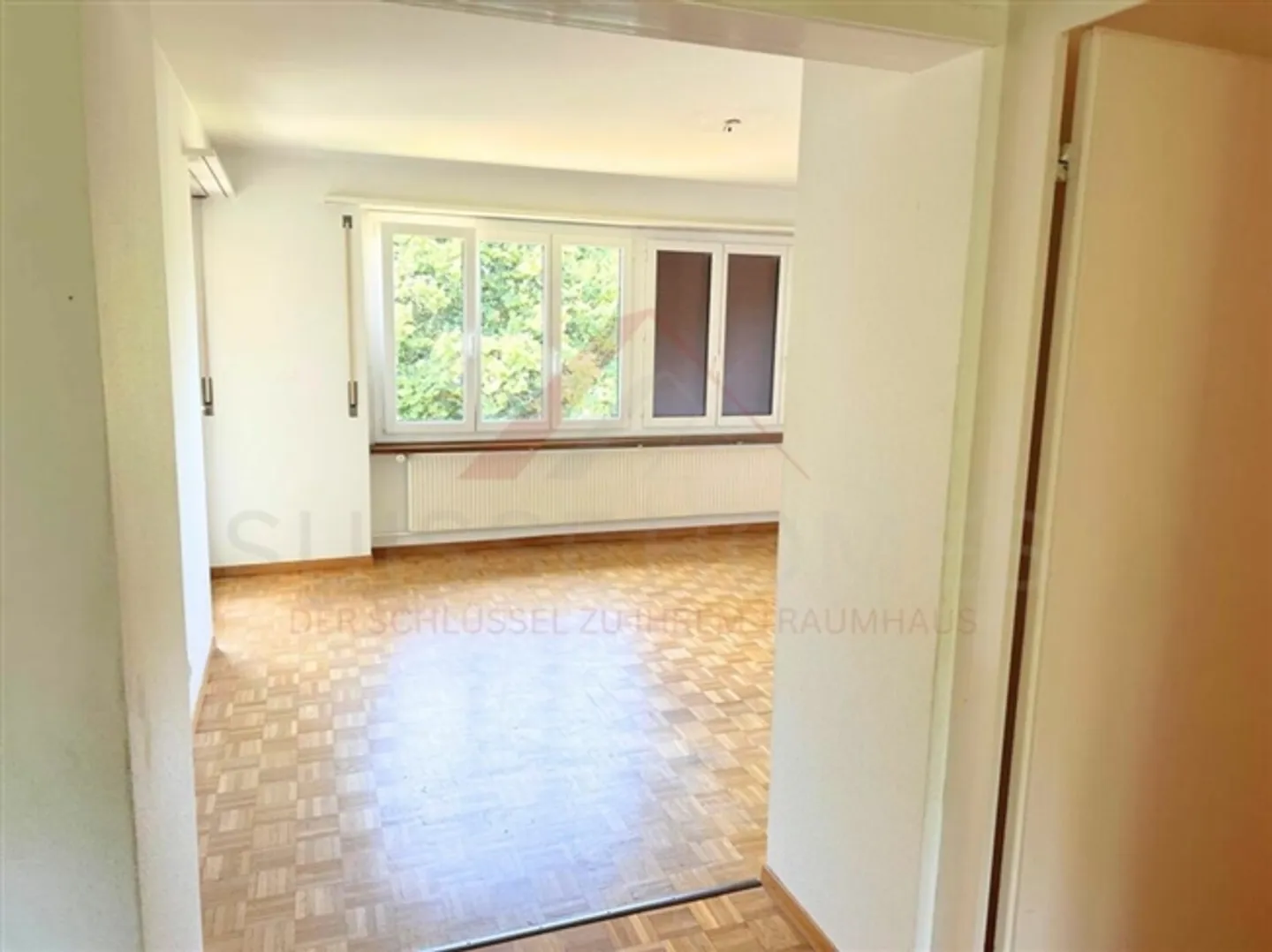 Modern 3-room apartment with balcony - Sunny, quiet and ready to move in - Photo 1 of 8