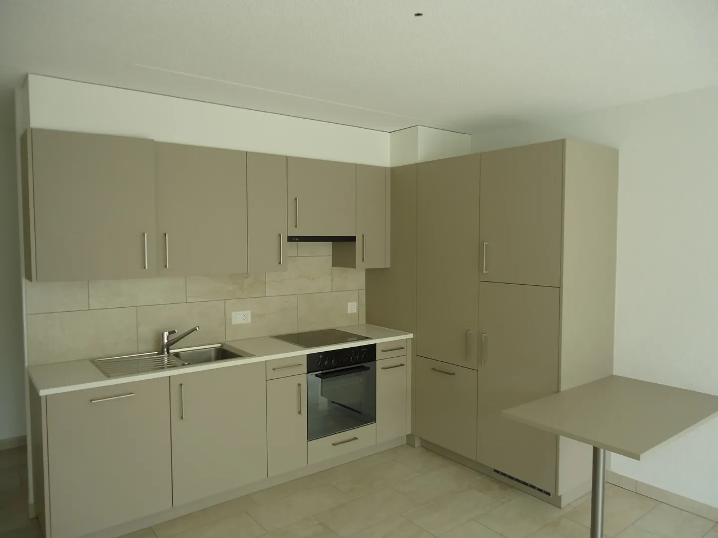 2.5 Room Apartment - Photo 2 of 13