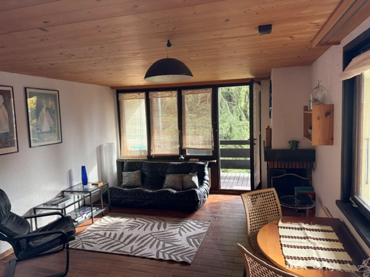 Charming 2.5-Room Apartment - Photo 2 of 4