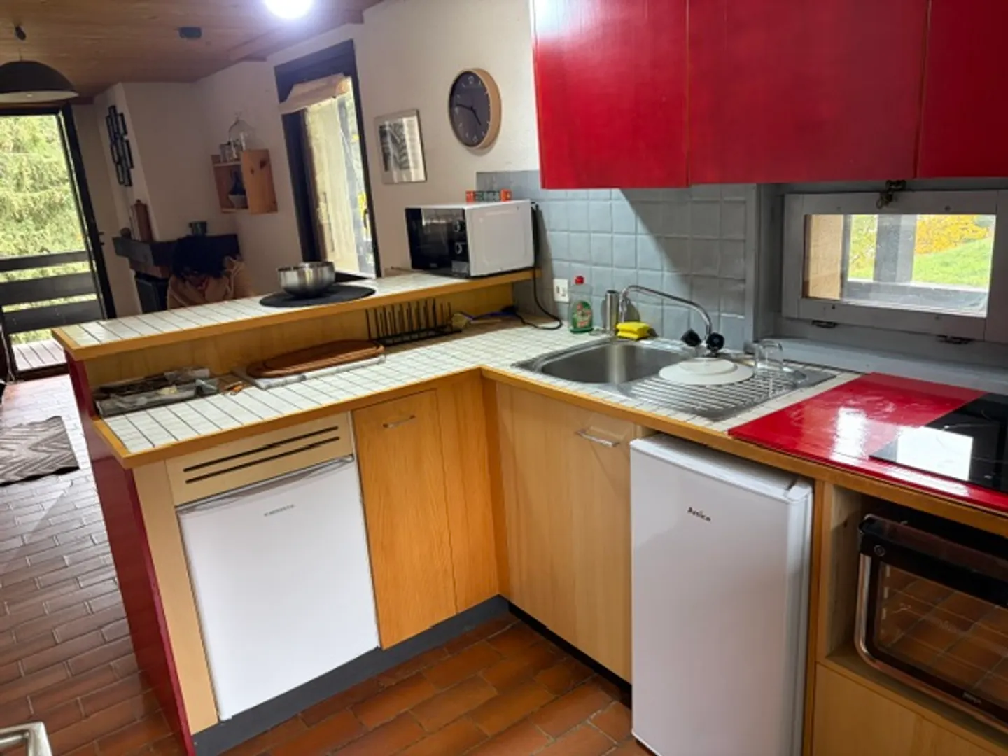 Charming 2.5-Room Apartment - Photo 3 of 4