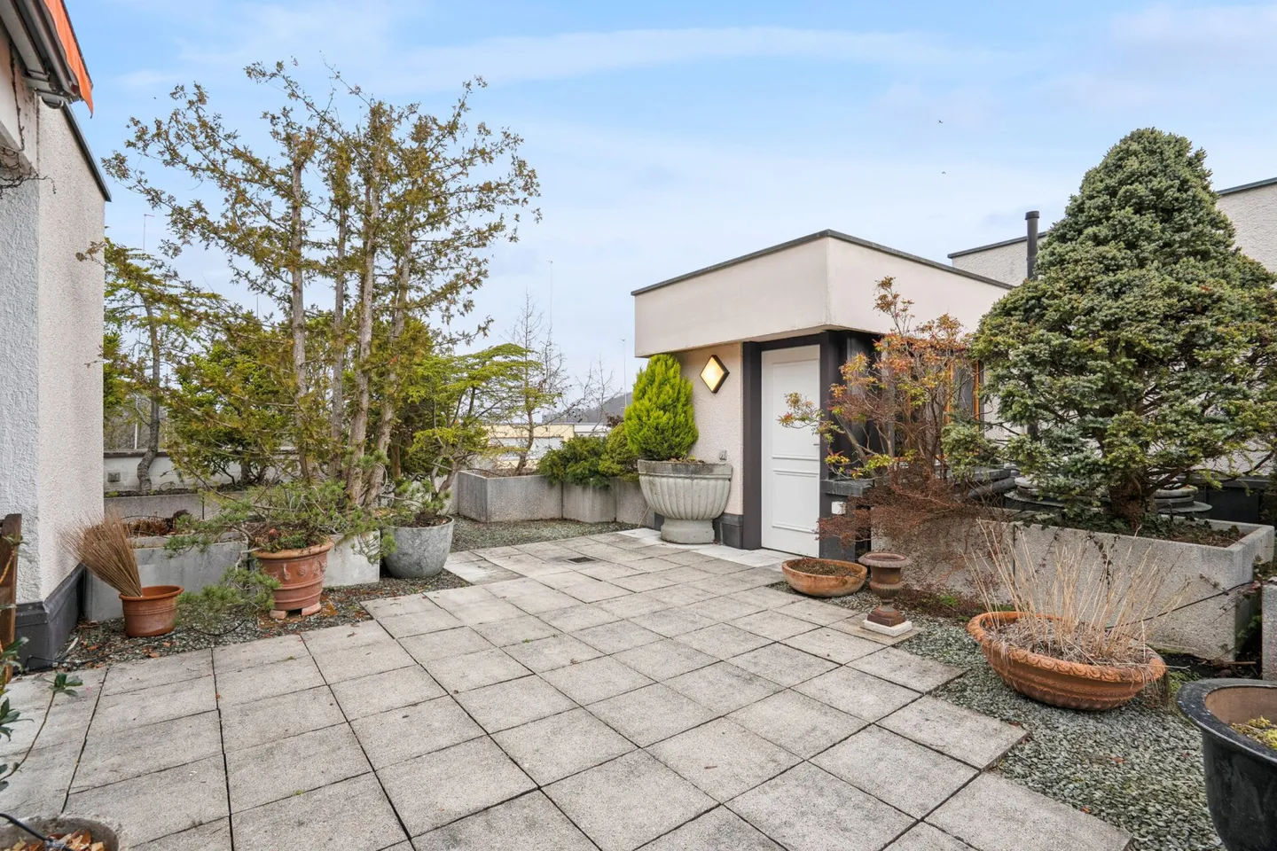 Appartement en attique de 4,5 pièces avec beaucoup de potentiel dans un emplacement calme - Photo 10 sur 13