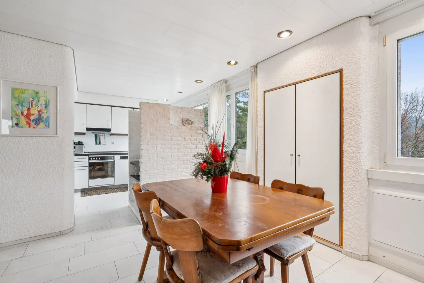 Appartement en attique de 4,5 pièces avec beaucoup de potentiel dans un emplacement calme - Photo 7 sur 13